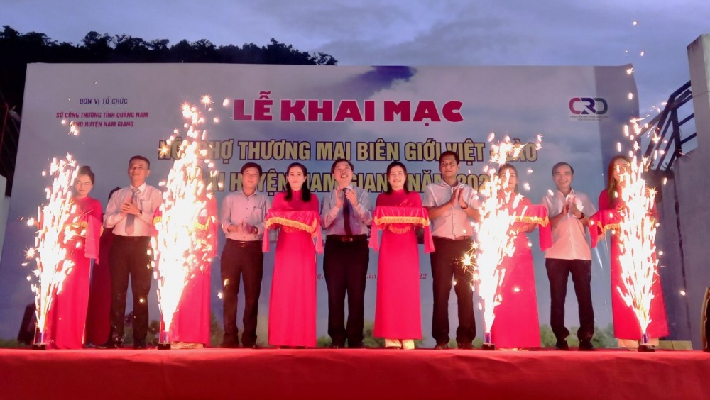 Quảng Nam xúc tiến thương mại tại huyện biên giới Nam Giang