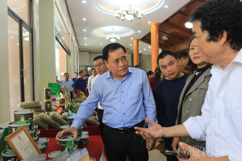Chủ tịch tỉnh Lạng Sơn đối thoại với hơn 200 nông dân về nhiều vấn đề "nóng"