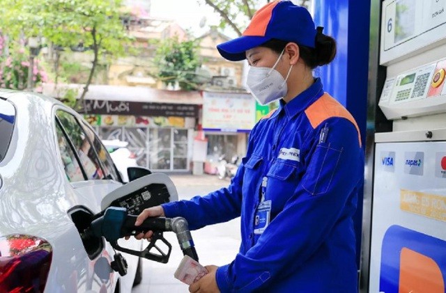 TS. Nguyễn Minh Phong: Bình ổn giá xăng dầu năm 2022 mang lại hiệu quả tích cực cho kinh tế vĩ mô