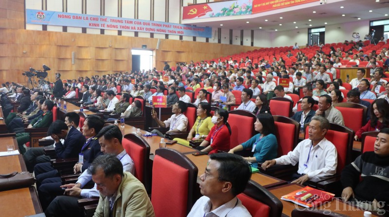 Chủ tịch UBND tỉnh Đắk Nông đối thoại với nông dân, hợp tác xã