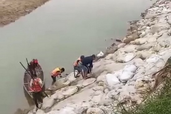 Quảng Nam: Nam sinh lớp 8 bị đuối nước tử vong tại vùng sạt lở sông Quảng Huế