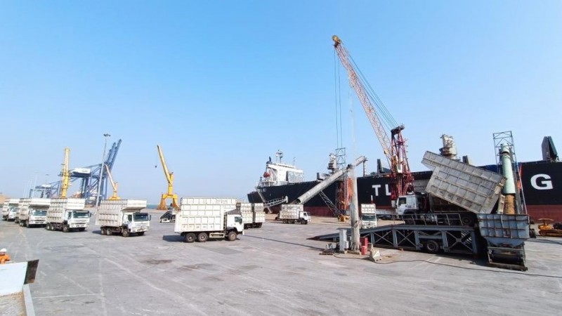 Cảng Cái Lân đón 3 tàu trọng tải lớn vào làm hàng trong ngày mùng 4 tết Quý Mão