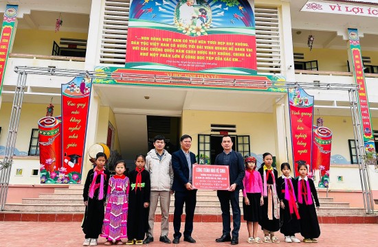 Quỹ Toyota Việt Nam xây dựng và cải tạo nhà vệ sinh cho các trường học vùng sâu, vùng xa