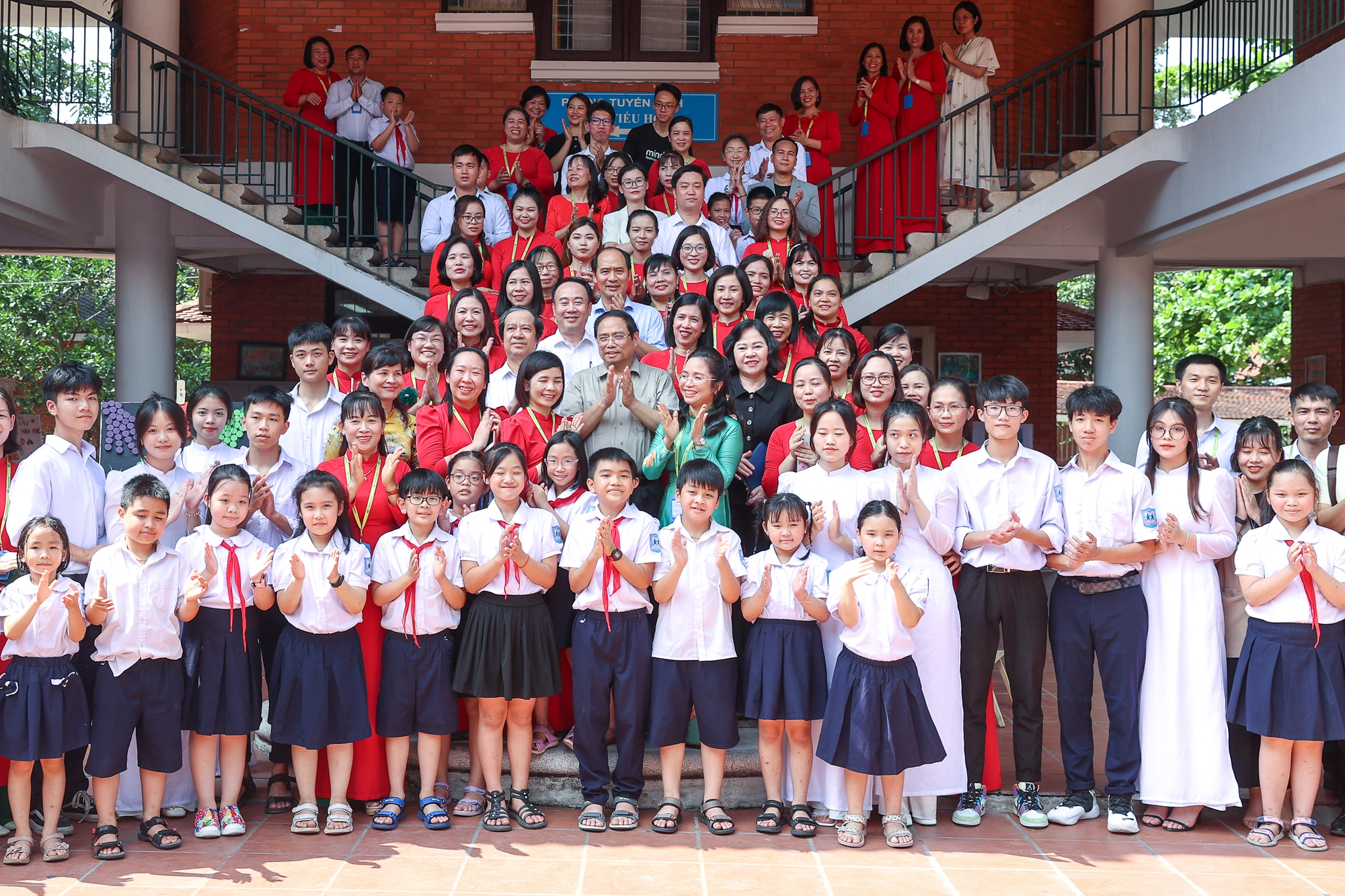 Thủ tướng: Truyền cảm hứng, tạo động lực để trẻ em có hoàn cảnh đặc biệt tự tin, bản lĩnh vươn lên