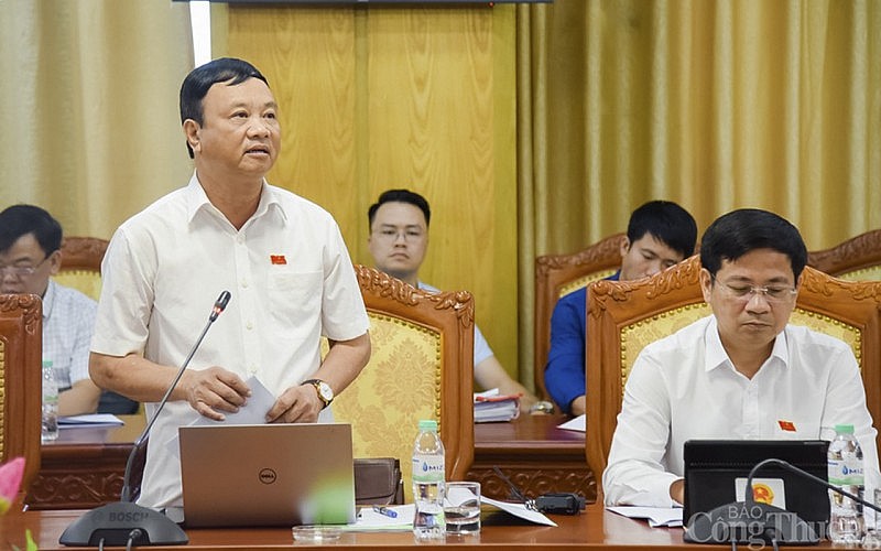 Ông Nguyễn Văn Hải - Bí thư Huyện ủy Tương Dương phản ánh tình trạng lao động miền núi thiếu việc làm.