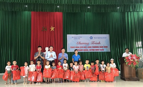 Giám đốc Sở Công Thương Thanh Hóa gợi mở nhiều hướng phát triển cho xã đặc biệt khó khăn huyện Như Xuân