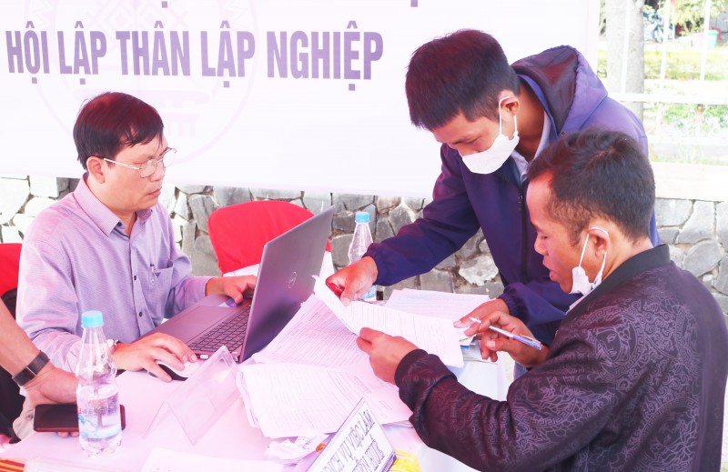 Thừa Thiên Huế: Ngày hội việc làm gắn với giảm nghèo bền vững cho đồng bào dân tộc thiểu số