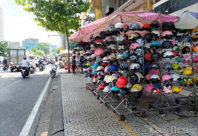 TP. Hồ Chí Minh quản lý việc cấp phép, thu phí sử dụng tạm thời lòng đường như thế nào?