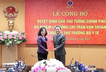 Bổ nhiệm lại Thứ trưởng Bộ Y tế Trần Văn Thuấn