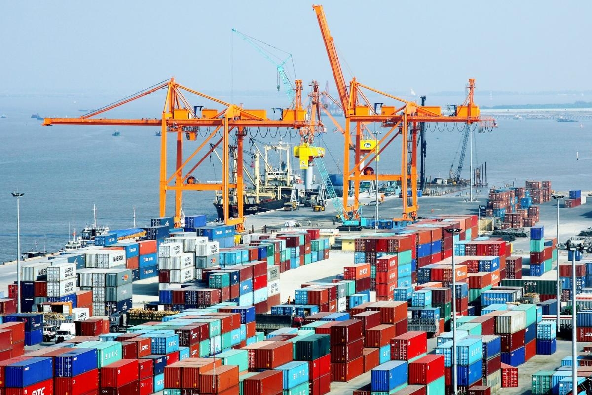 Xuất khẩu sang Malaysia cơ hội đang đan xen thách thức