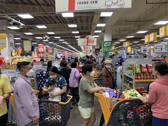TP. Hồ Chí Minh: Khách nườm nượp mua sắm, sức mua tăng trong dịp Quốc khánh 2/9