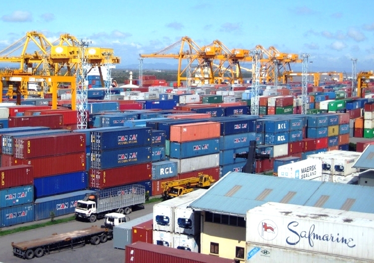 Vượt 230 tỷ USD, kim ngạch xuất nhập khẩu vẫn giảm 40 tỷ USD so với cùng kỳ