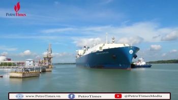 pv gas tiep nhan tau cho 70000 tan lng dau tien